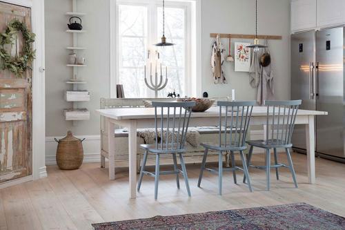 Рождественская атмосфера в небольшом доме 04