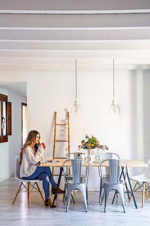 Уютный дом, который хозяева восстановили из руин 04