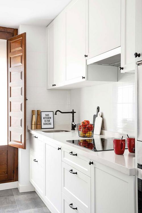 Уютный дом, который хозяева восстановили из руин 06