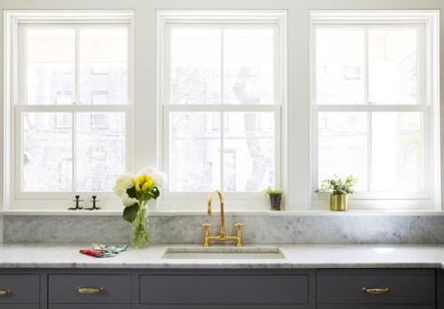 Современная реконструкция старой кухни 02