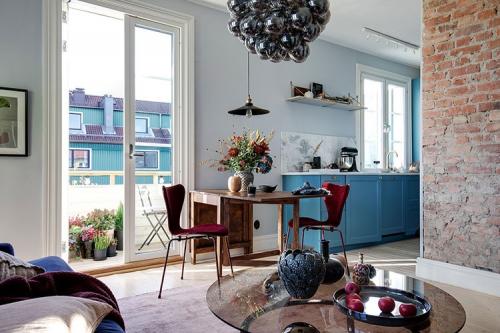 Красивый интерьер в оттенках синего (47 кв. м) 06