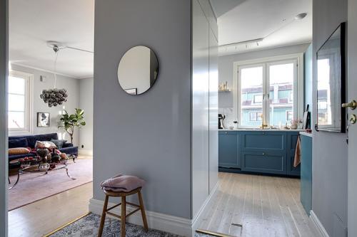 Красивый интерьер в оттенках синего (47 кв. м) 22