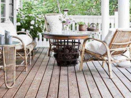 Белый сельский домик 09