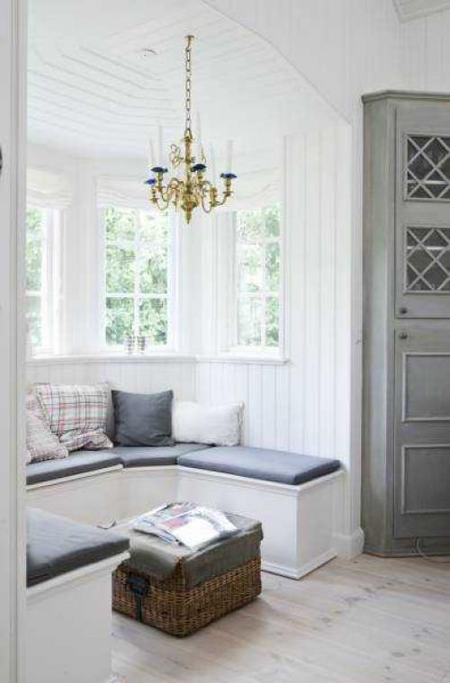 Белый сельский домик 08