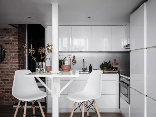 Маленькая квартира в помещении бывшего магазина (24 кв. м) 05