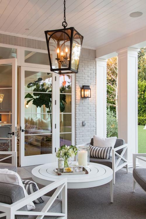 Прекрасная классика на берегу океана 23