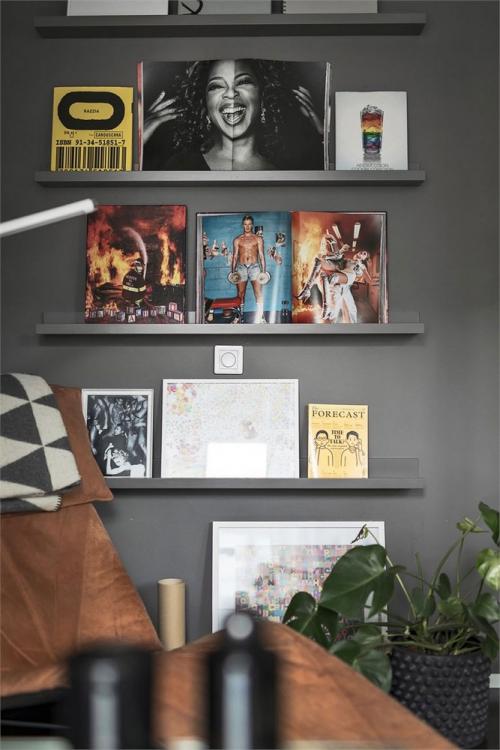 Черно-белая квартира с домашним офисом 09