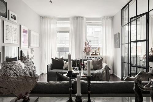 Черно-белая квартира с домашним офисом 04