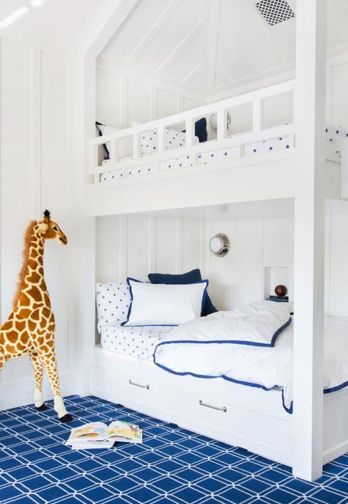 Прекрасная классика на берегу океана 22