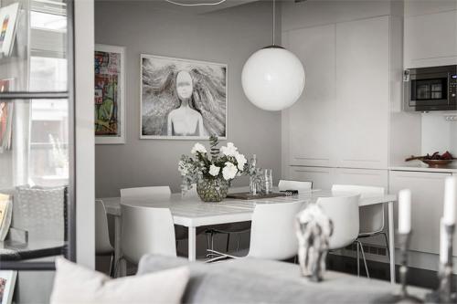 Черно-белая квартира с домашним офисом 12