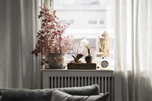 Черно-белая квартира с домашним офисом 05