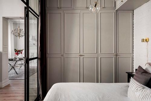 Спальня за стеклом и большая обеденная (72 кв. м) 06