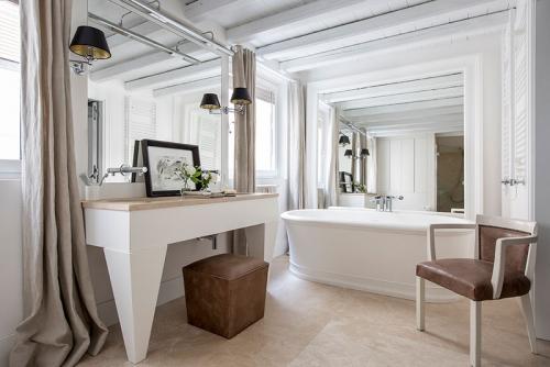 Изысканный и стильный белый интерьер 12