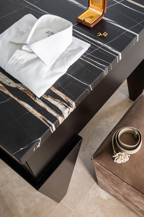 Изысканный и стильный белый интерьер 09