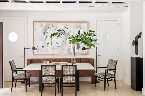 Изысканный и стильный белый интерьер 02