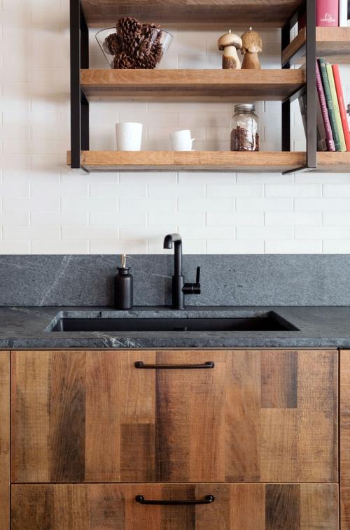 Грубая деревянная кухня шеф-повара 03