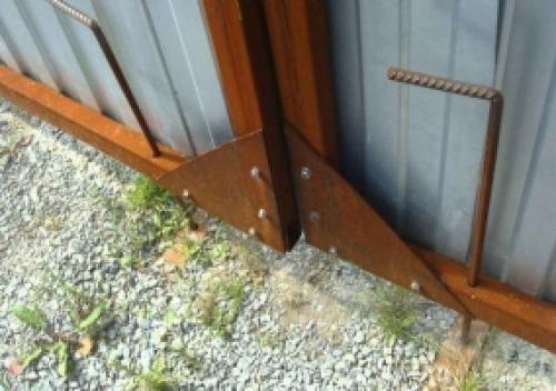 Распашные ворота для дачи своими руками. Особенности изготовления 09