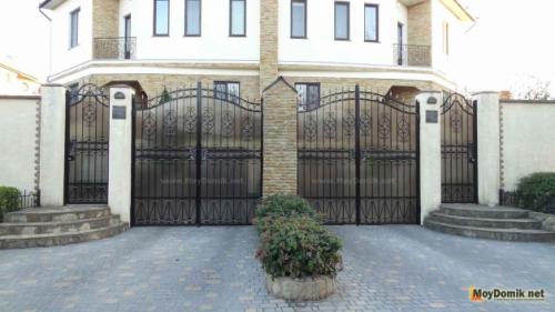 Распашные ворота для дачи своими руками. Особенности изготовления 10