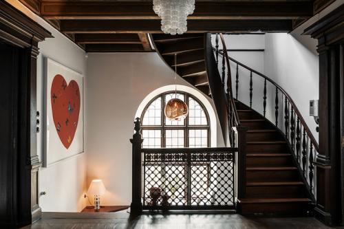 Драматичный интерьер 08