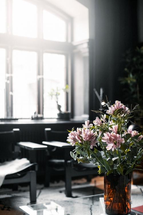 Драматичный интерьер 06