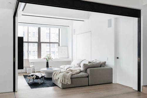 Строгий, но стильный черно-белый интерьер 08