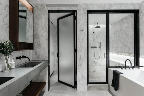 Строгий, но стильный черно-белый интерьер 07