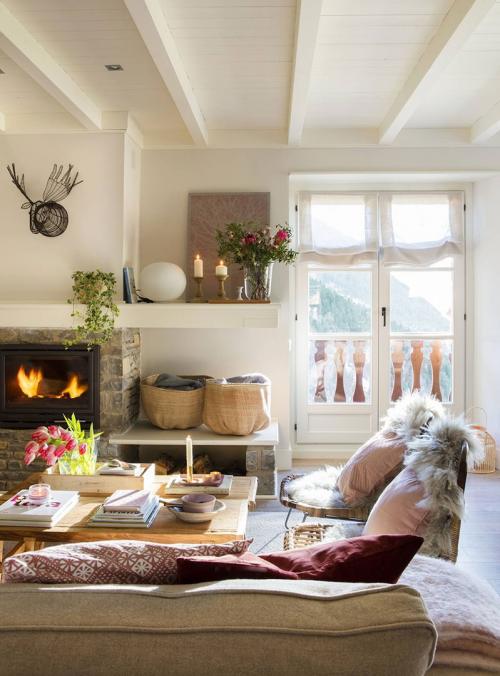 Когда тепло от одного лишь вида: 16 интерьеров с камином 14