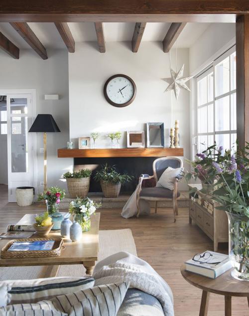 Когда тепло от одного лишь вида: 16 интерьеров с камином 10