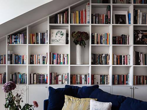 Мансардная квартира с библиотекой и печкой-камином 09