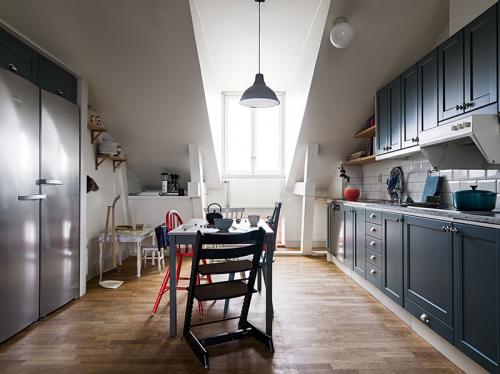 Мансардная квартира с библиотекой и печкой-камином 06