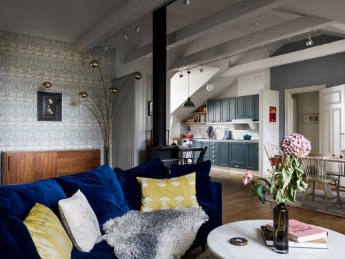 Мансардная квартира с библиотекой и печкой-камином 04