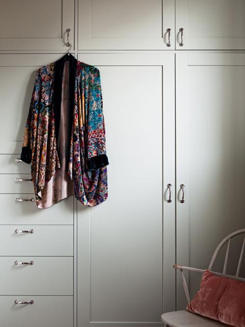 Мансардная квартира с библиотекой и печкой-камином 19