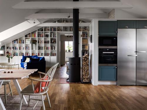 Мансардная квартира с библиотекой и печкой-камином 03