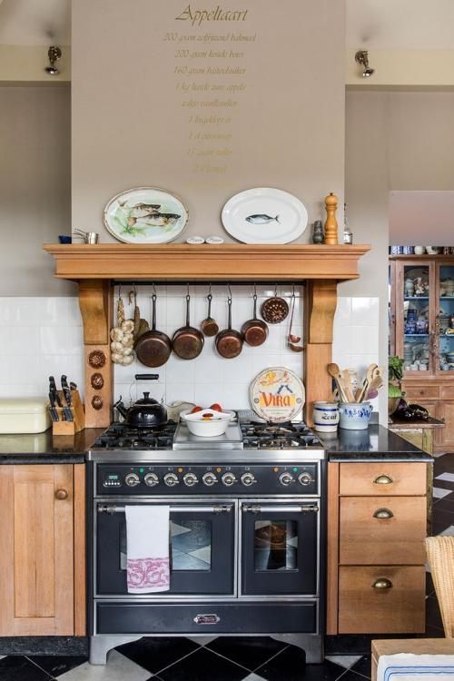 Праздничное обаяние старинного коттеджа 17-ого века в Нидерландах 08