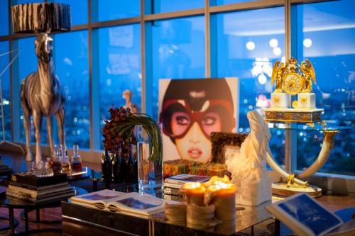 Гламурный интерьер пентхауса в Лос-Анджелесе, Калифорния 04