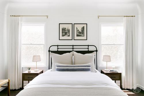 Светлый интерьер дома для сестры 05