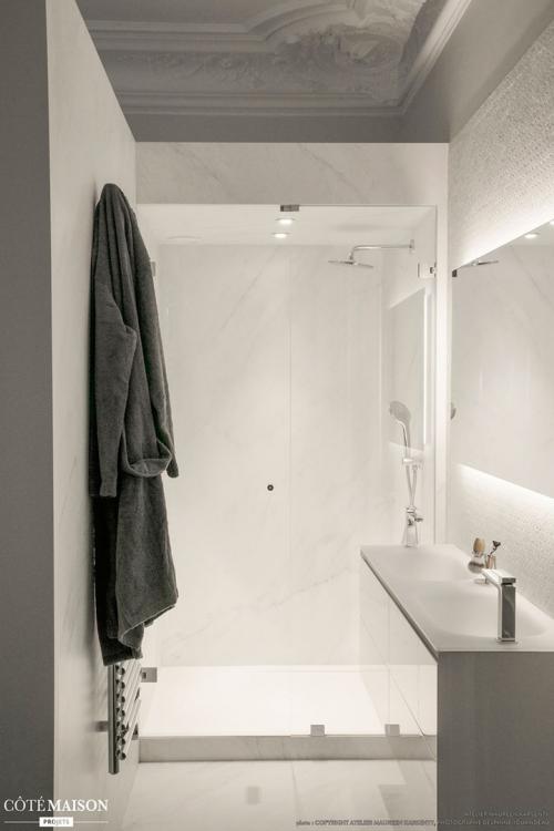 Игра на контрастах: интересная черно-белая квартира в Париже (75 кв. м) 12