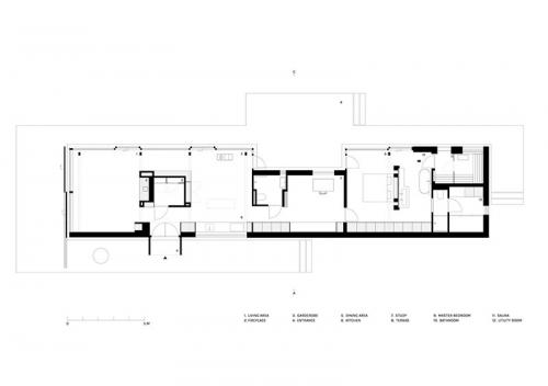 Дом со стеклянными стенами посреди лесной сказки 10