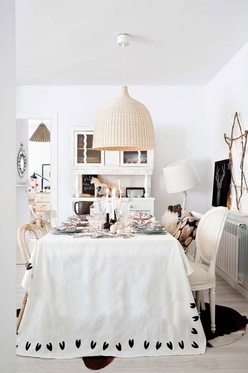 Просторная квартира в белом новогоднем декоре в Мадриде 01