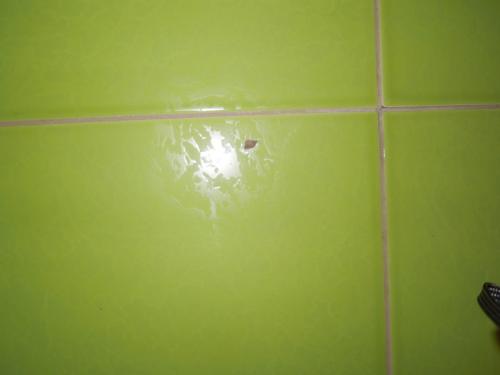 Ремонт скола плитки на полу. Как самостоятельно исправить сколы на керамограните