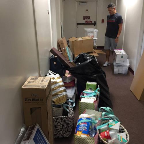 Как сделать комнату уютной в общежитии. Две студентки превратили комнату в общежитии в невероятно уютную спальню