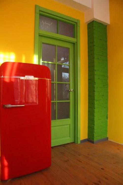 Сочетание цвета стен и дверей. Можно ли делать пол и двери разных цветов?