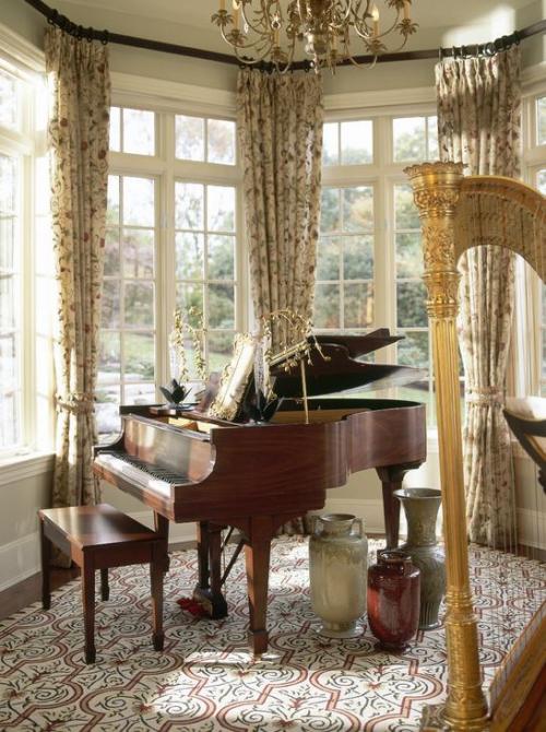 Шторы для эркерного окна 09