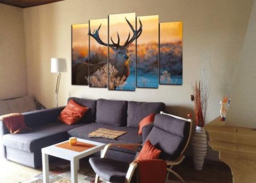 Картины на стену в гостиную. Сюжетно-стилистическое решение: оформление картин в разных гостиных