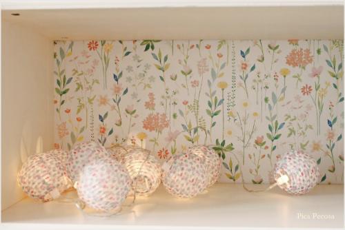 Как обновить старые полки для книг. Вторая жизнь старых вещей: новый дизайн стандартной книжной полки