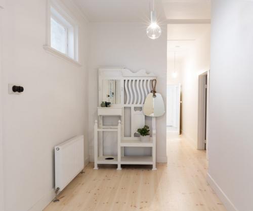 Как визуально увеличить прихожую. Как визуально увеличить тесную прихожую