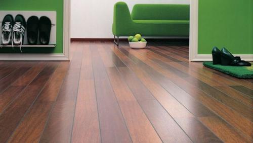 Как лучше мыть ламинат. Мытьё ламината в доме – советы профессионалов