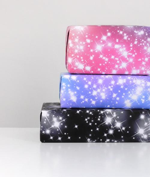 Как красиво упаковать подарок из подручных средств. Упаковка подарка за 15 минут из подручных средств. Очень красиво!