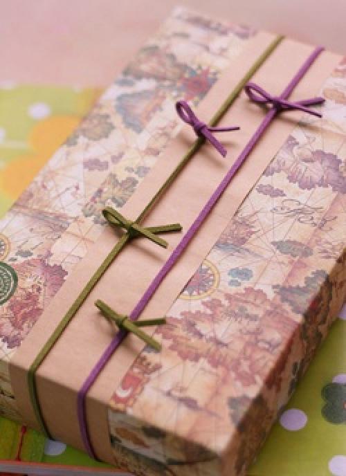 Как упаковать подарок лентой. 