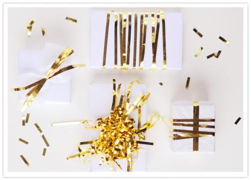 Как красиво упаковать подарок из подручных средств. Упаковка подарка за 15 минут из подручных средств. Очень красиво!